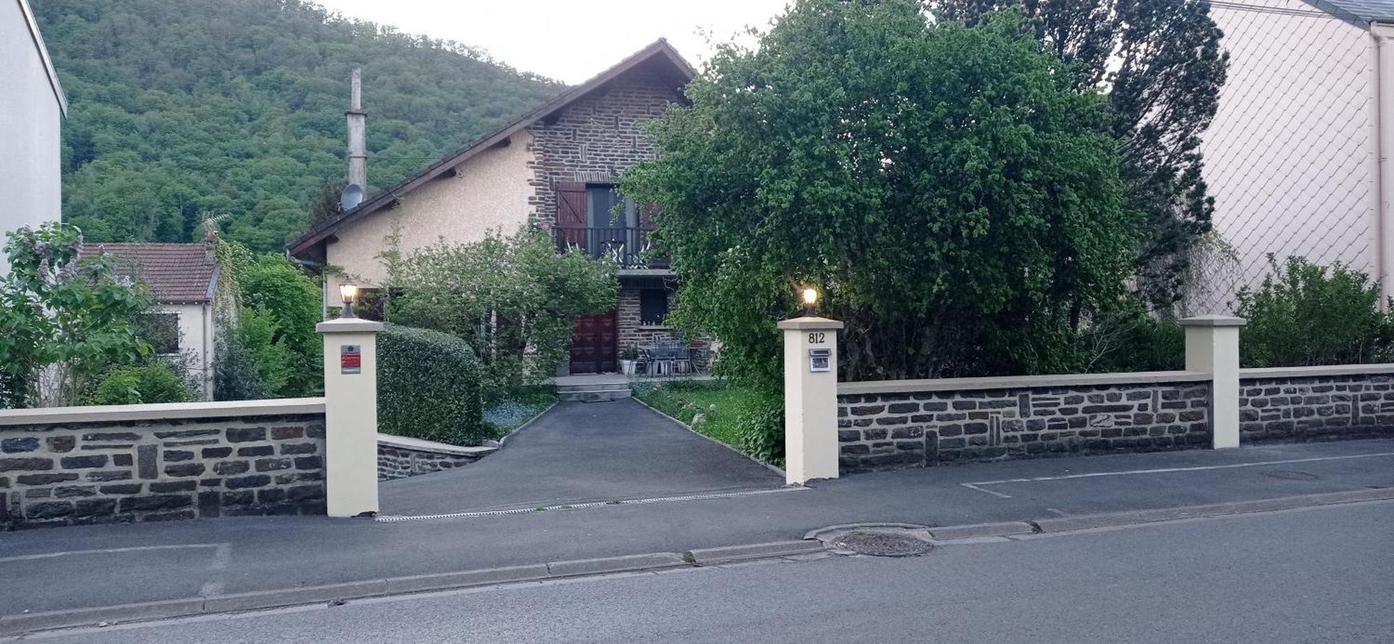 Les Ecureuils Bed & Breakfast Revin  Exterior photo